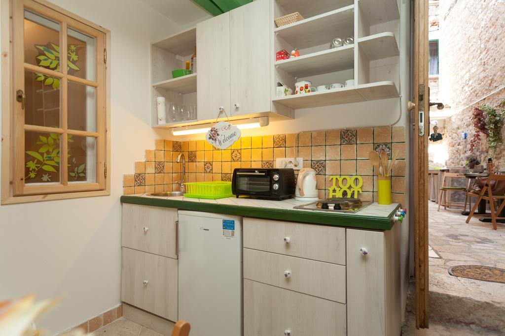 Studio With Garden In רוביני מראה חיצוני תמונה